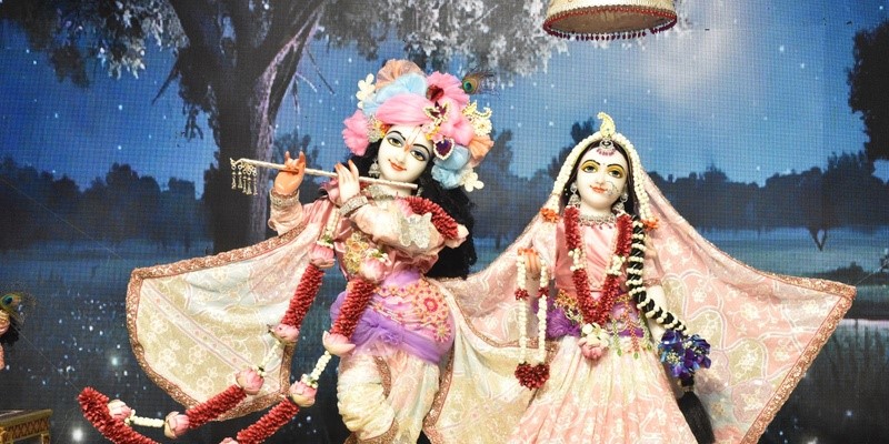 Janmashtami Mangal Arati Veshbhusha Seva